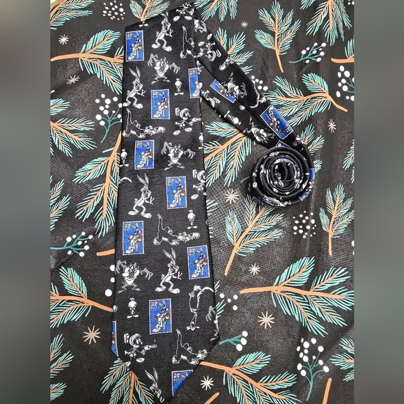LOONEY TUNES STAMP COLLECTION NECK TIE-BUGS BUNNY Vintage Novelty - Picture 1 of 6